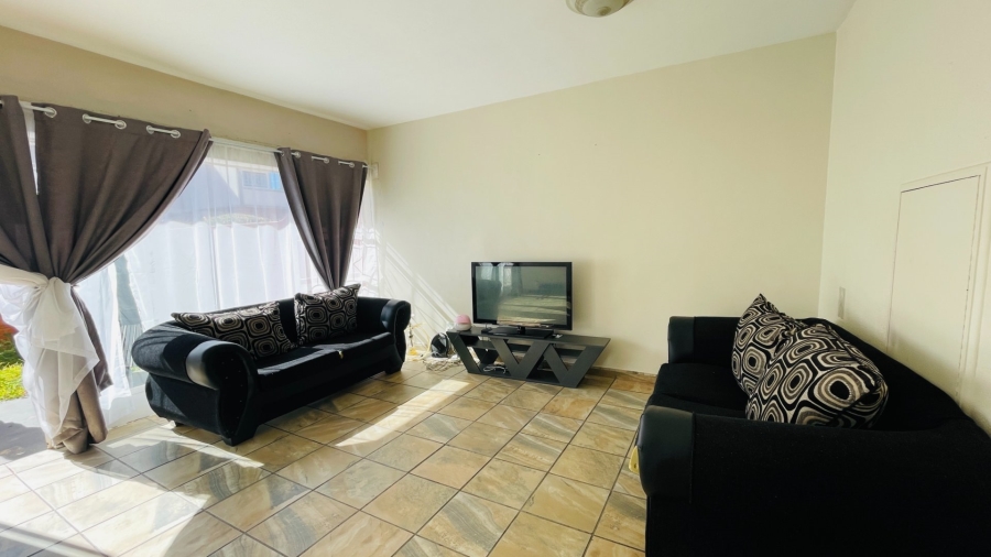2 Bedroom Property for Sale in Potchefstroom South North West